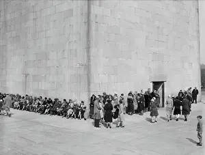 People - Washington Monument - Landmark