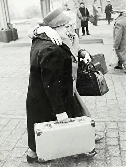 Checkpoints: People from West Berlin are allowed to visit their relat