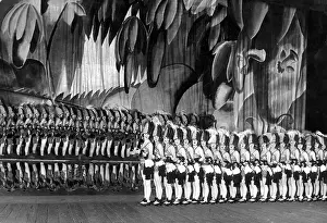 Haller: Performance of the Tiller Girls in Berlin, 1925