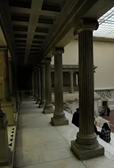 Ionic: Pergamon Altar. Detail
