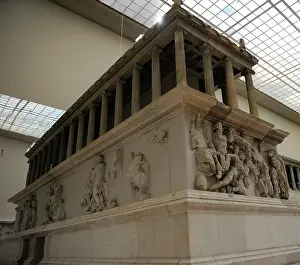 Podium: Pergamon Altar. Detail