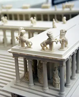 Ionic: Pergamon Altar. Model