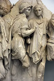 Receive: Pergamon Altar. Telephos Frieze. Detail