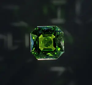 Magnesium: Peridot cut stone 146.1 ct