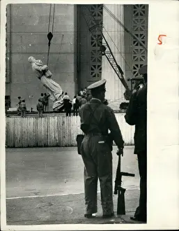 Evita: Peron statues removed from building in Buenos Aires