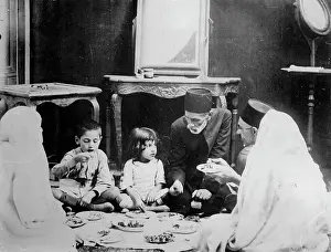Tradional: Persian Family