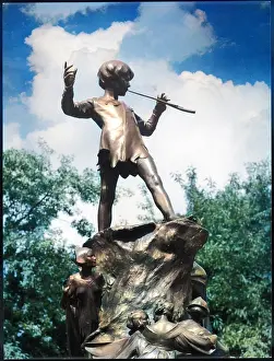 Frampton: PETER PAN STATUE
