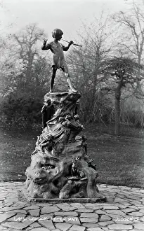Confidently: Peter Pan Statue in London
