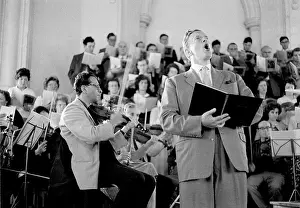 Pears: Peter Pears, Emanuel Hurwitz violin and chorus