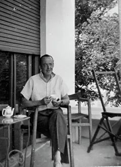 Thorneycroft: Peter Thorneycroft with coffee, Rimini, Italy