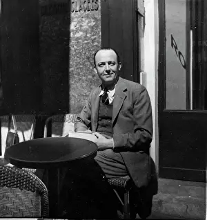 Thorneycroft: Peter Thorneycroft MP outside a cafe, Paris