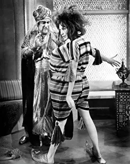 Goldfarb: Peter Ustinov - Shirley MacLaine
