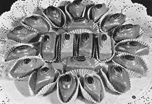 Petits: Petits Fours Glace