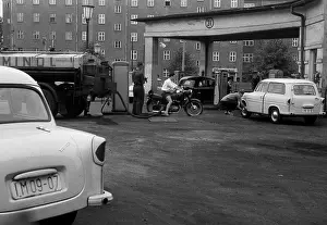 Trabi: Petrol station in Berlin, 1963