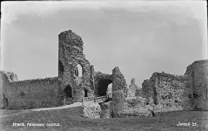 Pevensey: Pevensey Castle Ruins