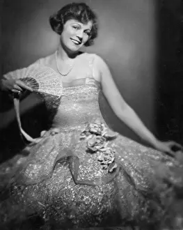 Laughs: Pfahl Wallerstein Margret, 1928