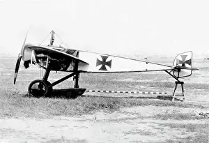 Pfalz: Pfalz E I (side view, on the ground) tail trestled