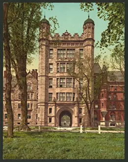 Phelps: Phelps Hall and gateway, Yale College