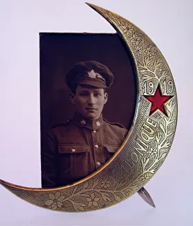 Salonique: Photo frame in the shape of a Turkish crescent