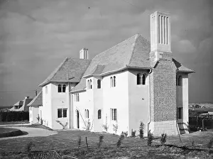 Moderne: Photo of a Moderne type home