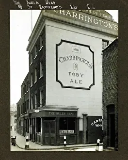Smithfield: Photograph of Bulls Head PH, East Smithfield (Old), London