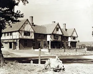 Drift: Photograph of Drift Bridge PH, Epsom, Surrey