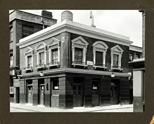 Havelock: Photograph of General Havelock PH, London Fields, London