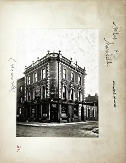 Lambeth: Photograph of Mitre PH, Lambeth, London