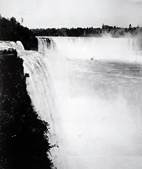 Prospect: A photograph of Niagara Falls