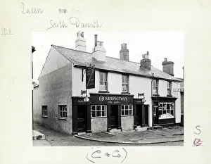 Gravesend: Photograph of Queen PH, Gravesend, Kent