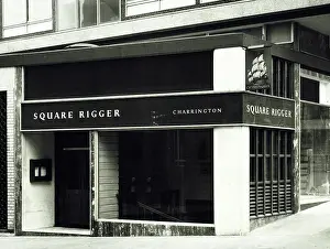 Rigger: Photograph of Square Rigger PH, Monument, London