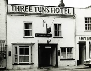 Tuns: Photograph of Three Tuns Hotel, Honiton, Devon