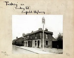 Enfield: Photograph of Turkey PH, Enfield (Old), Greater London