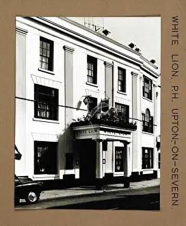 Charrington: Photograph of White Lion PH, Upton on Severn, Worcestershire