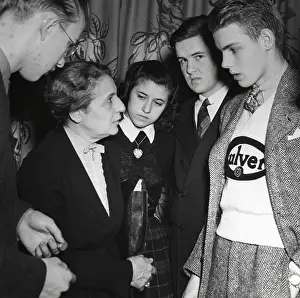 Lise: Physicist Lise Meitner meets the finalists in the