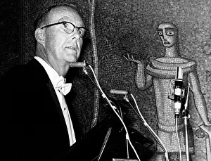 Ph.d: Physicist Luis Walter Alvarez 1911 - 1988