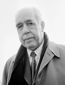 Bohr: Physicist N.Bohr