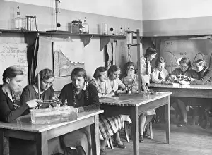 Neukoelln: Physics lessons, 1932