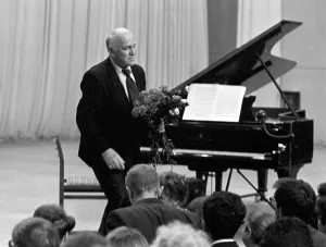 Donated: Pianist Sviatoslav Richter, 1986