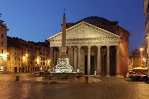 Rotonda: Piazza della Rotonda at dawn showing the Rameses