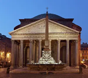Rotonda: Piazza della Rotonda at dawn showing the Rameses