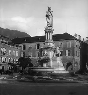 Walther: Piazza Walther in Bolzano, 1927