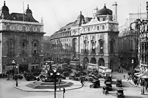 Piccadilly: Piccadilly Circus, 1937