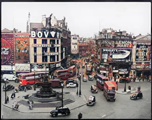 Wrigleys: PICCADILLY CIRCUS 1950S