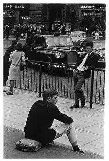 Satchel: PICCADILLY CIRCUS 1965