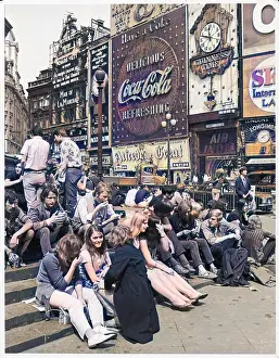 Incolourisedpic: PICCADILLY CIRCUS 1969