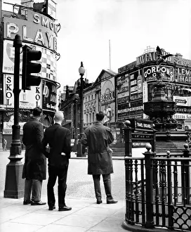 Gordons: Piccadilly Circus c. 1950