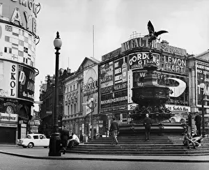Advertisment: Piccadilly Circus London