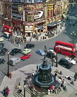 Piccadilly: Piccadilly Circus, London - Statue of Eros
