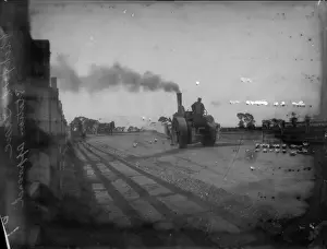 Steamroller: Pickford Lane, Station approach